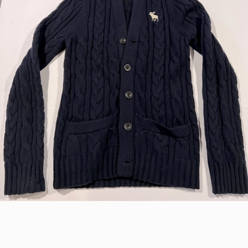 Mens Abercrombie and Finch cable button sweater medium